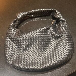 Melie Bianco Elegant Black Woven Women's Bag